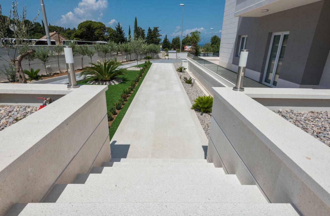 Apartments Villa Hadria Makarska Exteriör bild